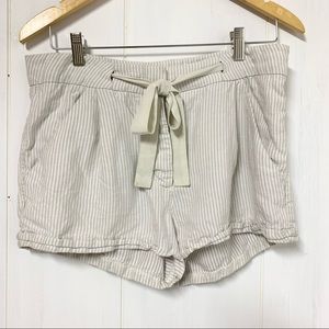 Wilfred Allegra Linen Blend Grey Stripe Shorts